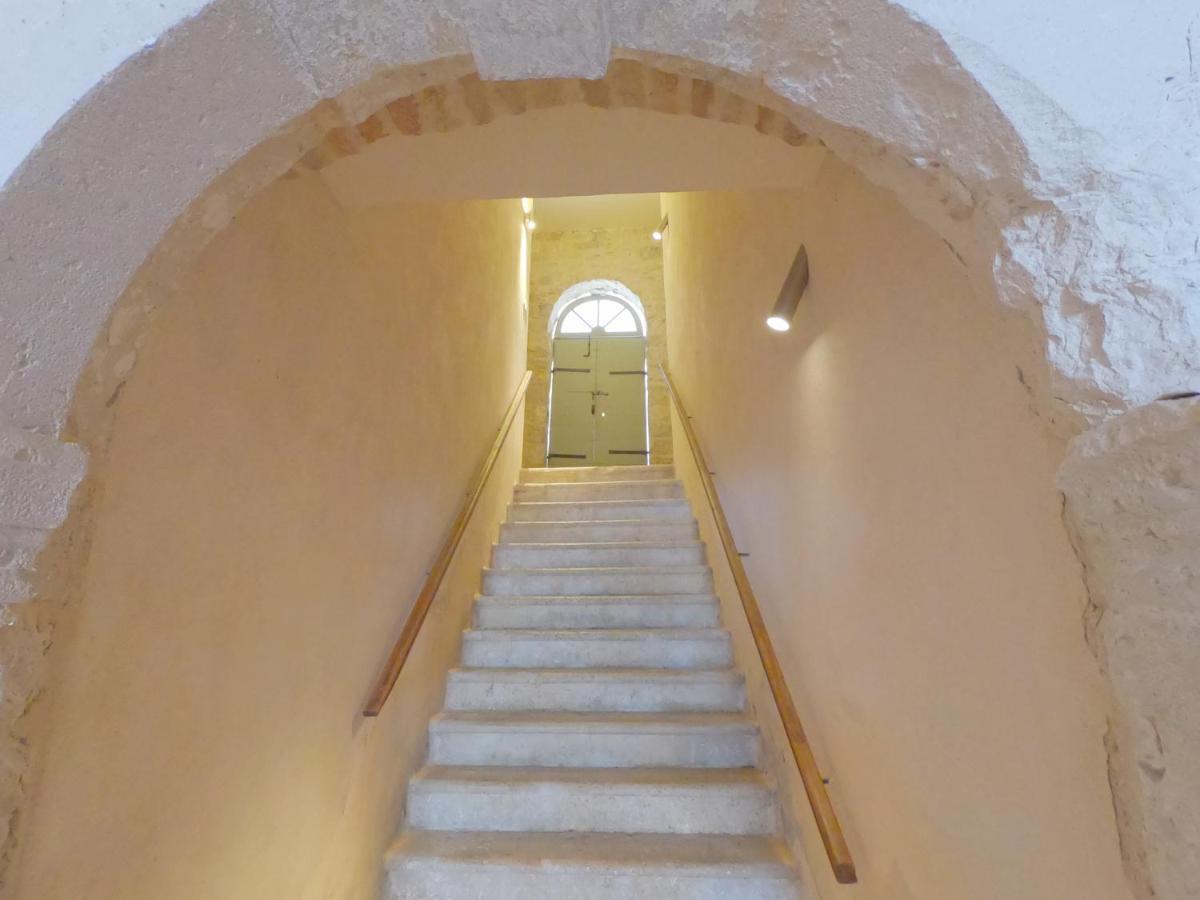Historic Piazza House & Romantic Hidden Garden Hvar Town Exterior photo